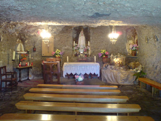 Hermitage-cave in Juncalillo