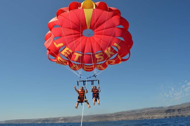 parasailing flight